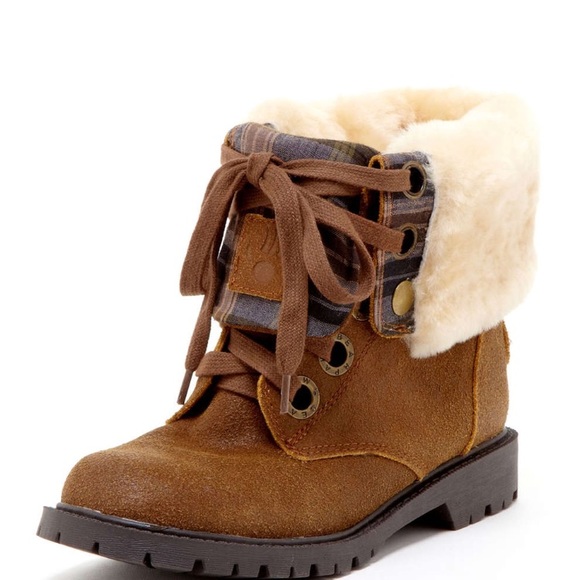 BearPaw Shoes - Bearpaw lace up sheepskin boots